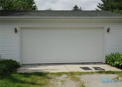 118 S Adrian St, Lyons, OH 43533 photo 12