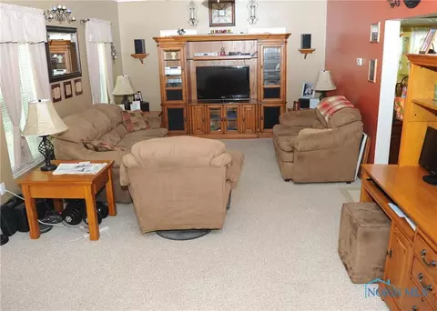 118 S Adrian St, Lyons, OH 43533 photo 5