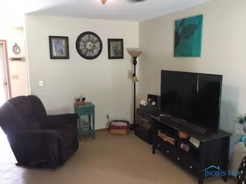 310 W Arthur Dr, Bryan, OH 43506 photo 5