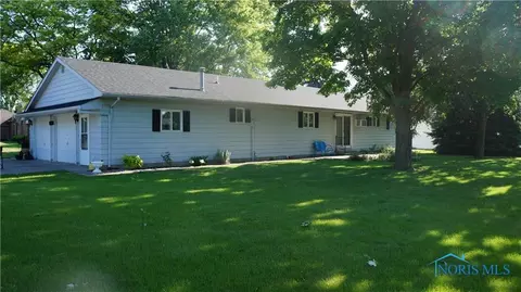 800 Pine St, Wauseon, OH 43567 photo 2