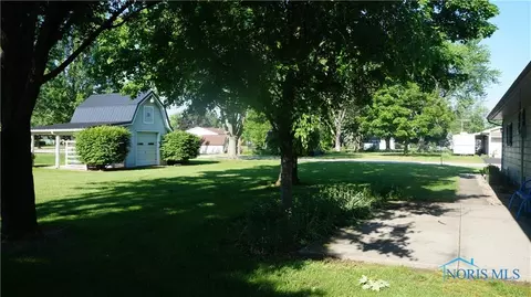 800 Pine St, Wauseon, OH 43567 photo 3