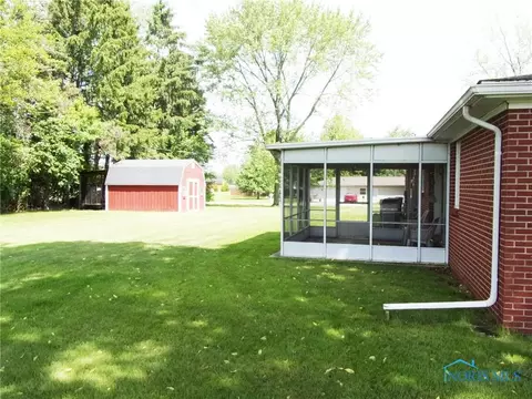 102 Jerry St, Bryan, OH 43506 photo 2