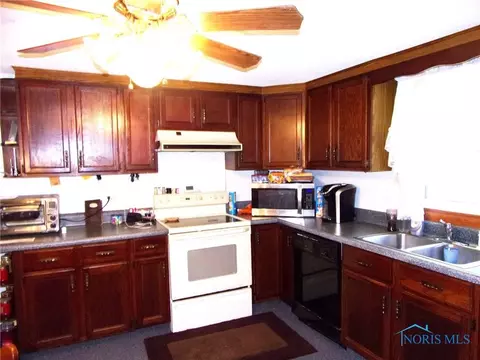 102 Jerry St, Bryan, OH 43506 photo 7