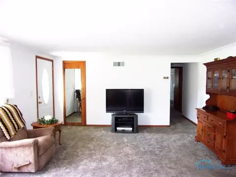 102 Jerry St, Bryan, OH 43506 photo 4