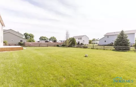 347 Walker Ave, Luckey, OH 43443 photo 3
