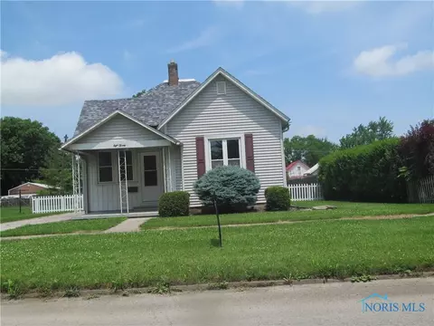 820 W Perry St, Paulding, OH 45879 photo 1