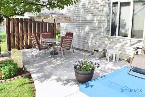 806 Cherry St, Genoa, OH 43430 photo 23