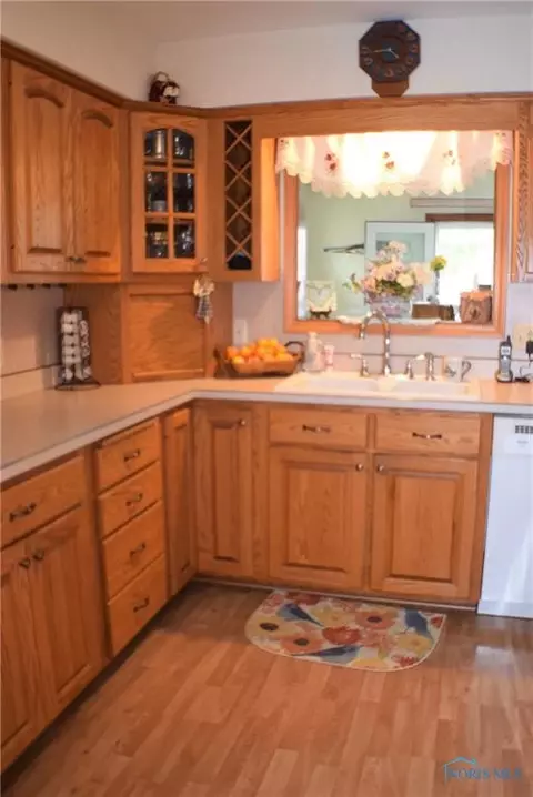 806 Cherry St, Genoa, OH 43430 photo 10
