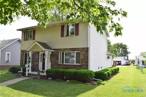 806 Cherry St, Genoa, OH 43430 photo 1