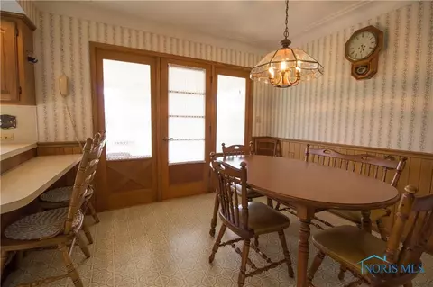 207 Parkview Dr, Walbridge, OH 43465 photo 8