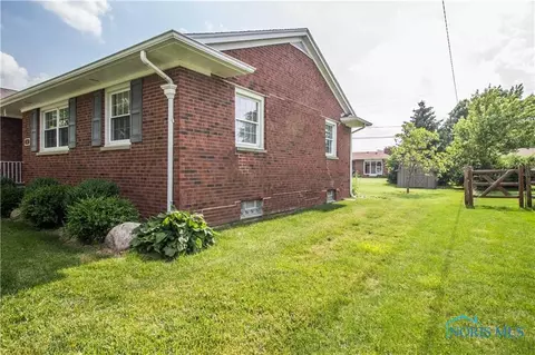 207 Parkview Dr, Walbridge, OH 43465 photo 22