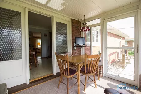 207 Parkview Dr, Walbridge, OH 43465 photo 10