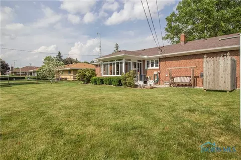 207 Parkview Dr, Walbridge, OH 43465 photo 21