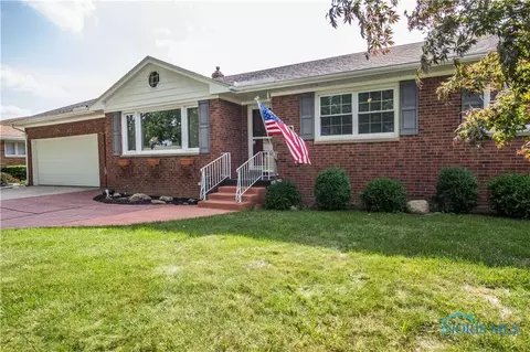 207 Parkview Dr, Walbridge, OH 43465 photo 2