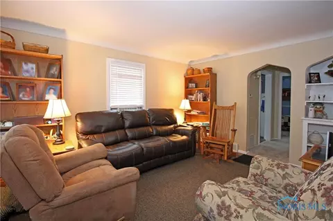2934 Chipplegate Rd, Toledo, OH 43614 photo 2