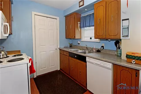 2934 Chipplegate Rd, Toledo, OH 43614 photo 8