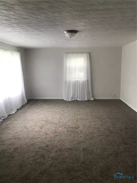 623 W Main St, Deshler, OH 43516 photo 4