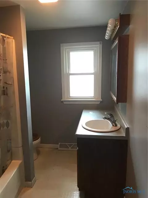 623 W Main St, Deshler, OH 43516 photo 9