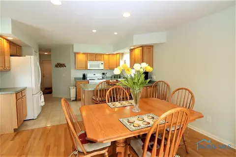 7009 Springview Dr, Maumee, OH 43537 photo 10
