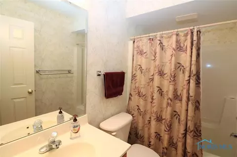 7009 Springview Dr, Maumee, OH 43537 photo 25