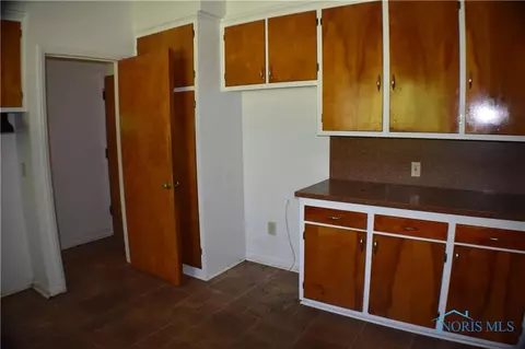 1949 Mt Vernon Ave, Toledo, OH 43607 photo 3