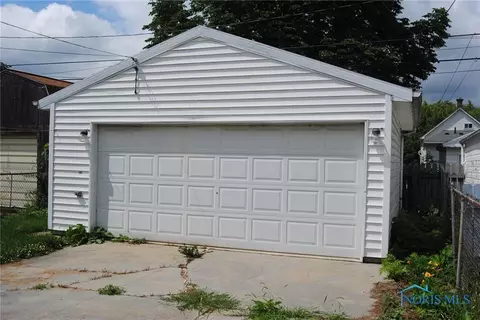 37 E Weber St, Toledo, OH 43608 photo 2