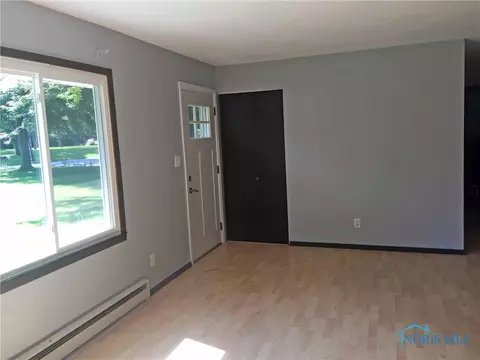 111 S Blackman Rd, Bradner, OH 43406 photo 8