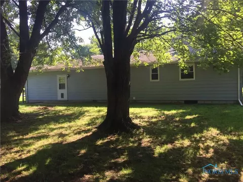 111 S Blackman Rd, Bradner, OH 43406 photo 3