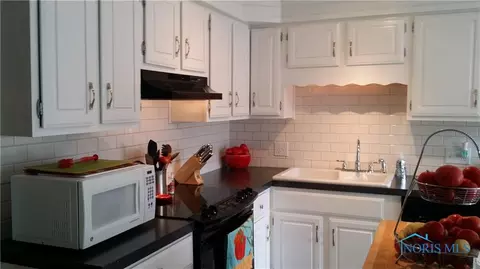 1273 Applegate St #3, Waterville, OH 43566 photo 6