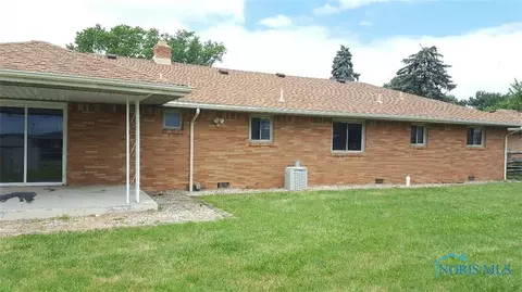 204 Park Ln, Walbridge, OH 43465 photo 2