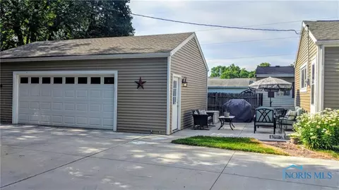 5939 Douglas Rd, Toledo, OH 43613 photo 3