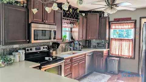 5939 Douglas Rd, Toledo, OH 43613 photo 8