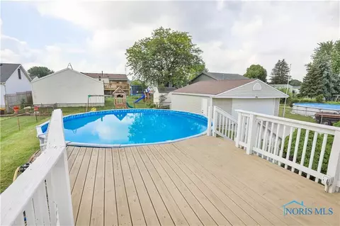 3154 Flame Dr, Oregon, OH 43616 photo 12