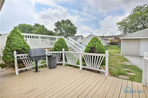 3154 Flame Dr, Oregon, OH 43616 photo 9