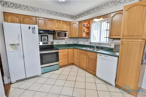 3154 Flame Dr, Oregon, OH 43616 photo 17