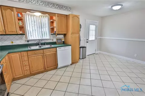 3154 Flame Dr, Oregon, OH 43616 photo 18