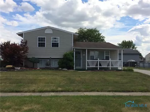 3154 Flame Dr, Oregon, OH 43616 photo 1