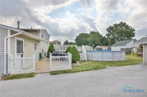 3154 Flame Dr, Oregon, OH 43616 photo 8