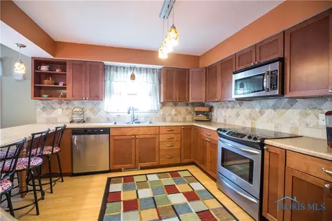 503 E William St, Maumee, OH 43537 photo 3