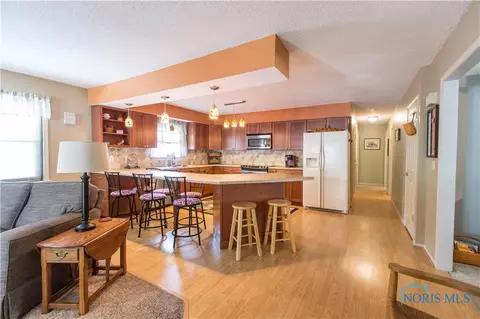 503 E William St, Maumee, OH 43537 photo 4