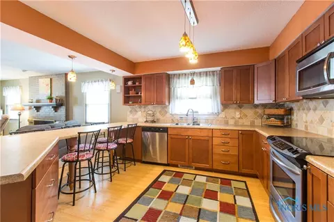 503 E William St, Maumee, OH 43537 photo 2