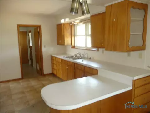 165 Timmons Rd, Bradner, OH 43406 photo 4