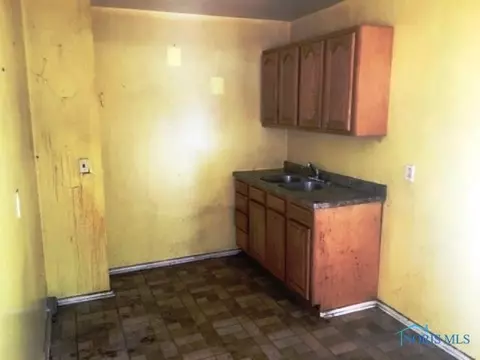 739 Ranch Dr, Toledo, OH 43607 photo 3