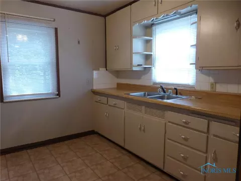 813 Keil Rd, Toledo, OH 43607 photo 8