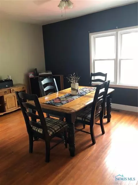 610 S Walnut St, Bryan, OH 43506 photo 4
