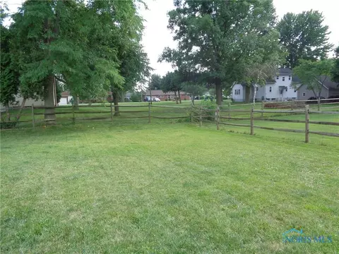 5727 Bermuda Dr, Walbridge, OH 43465 photo 19