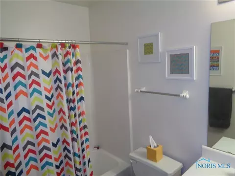 5727 Bermuda Dr, Walbridge, OH 43465 photo 8