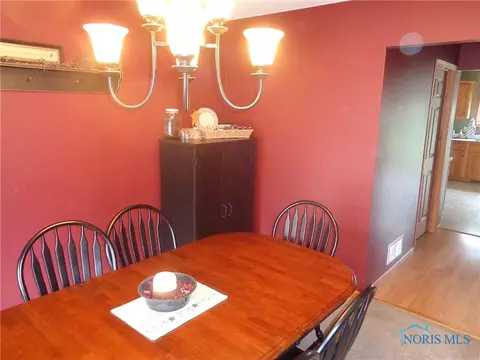 5727 Bermuda Dr, Walbridge, OH 43465 photo 1