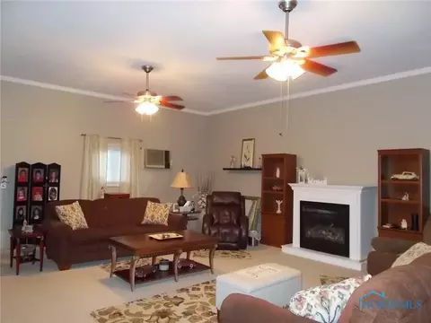 413 E High St, Napoleon, OH 43545 photo 15