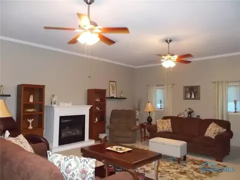 413 E High St, Napoleon, OH 43545 photo 16